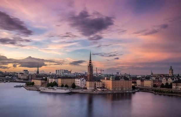 Guided tour of Stockholm's most photogenic spots with a local