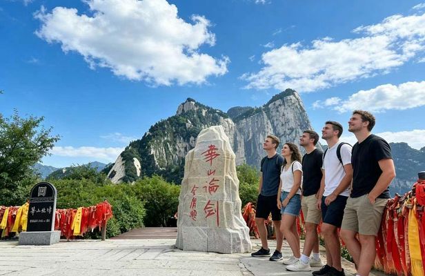 Private day tour to Mount Hua with cable car