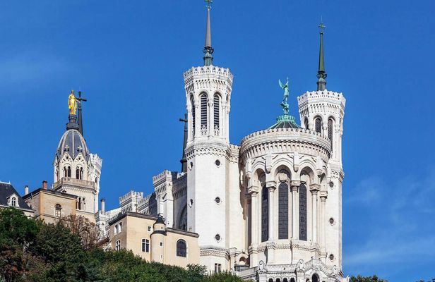 Lyon 2-hour introductory walking tour with a local