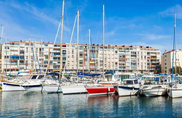 Toulon 2-hour introductory walking tour with a local