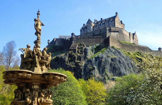 Tour of Edinburgh's most Insta-perfect spots with a local