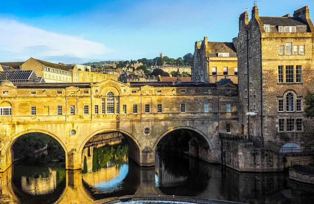 Bath 1-hour tour with a local