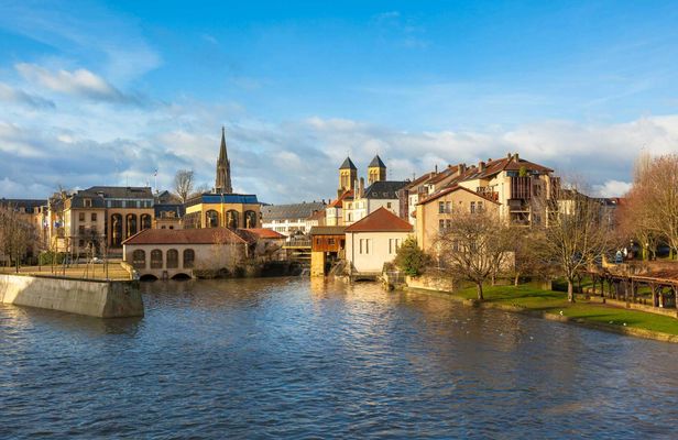 Guided walking tour to discover Metz with a local guide