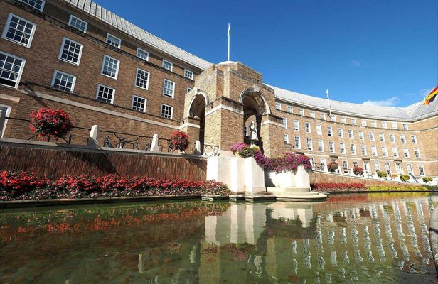 Bristol 1-hour tour with a local