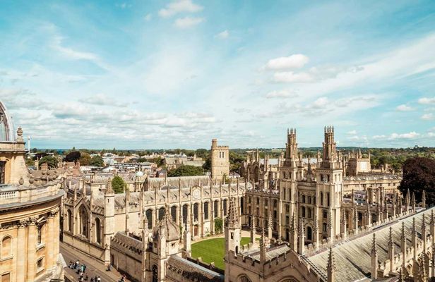 Oxford 1-hour tour with a local