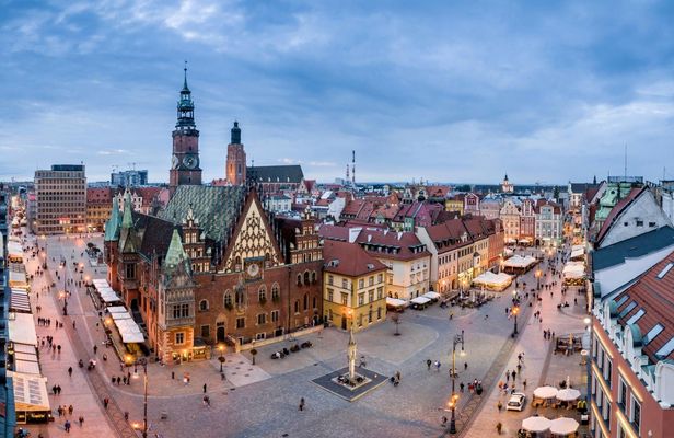 Navigate Wrocław's Insta-perfect spots with a local