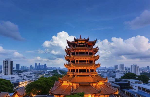 Wuhan private guided tour with Yellow Crane Tower and Hubei Museum