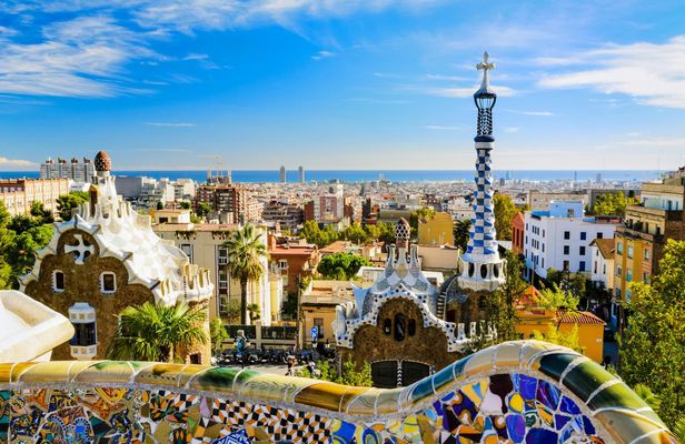 Park Güell and Casa Batlló pass with 48-hour public transport