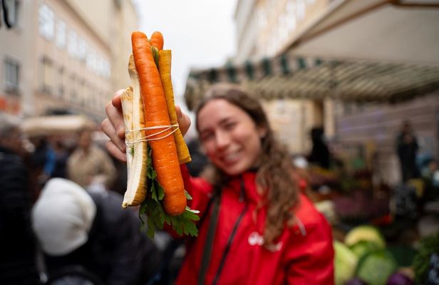 Private Vienna food, coffee and market guided tour