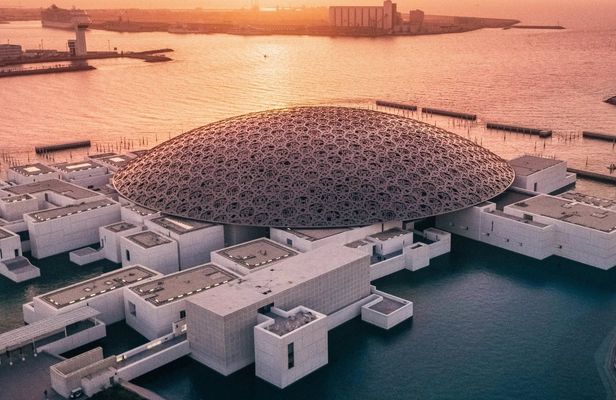 Abu Dhabi city tour with Louvre entrance
