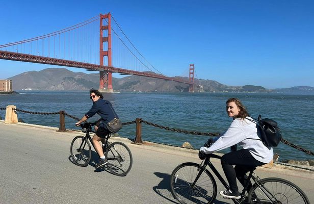 Golden Gate Bridge bike rental with Sausalito ferry return tickets
