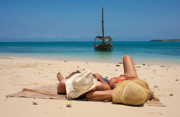 Snorkelling tour to Kwale Island and Menai Bay with private transfer