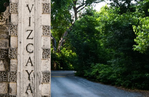 Vizcaya Museum and Gardens with transportation