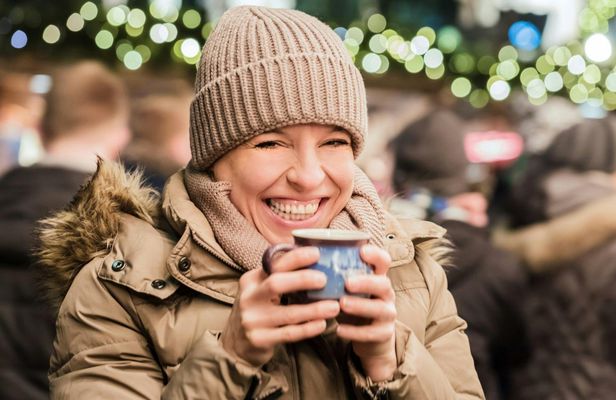 Hamburg Christmas markets private walking tour with mulled wine