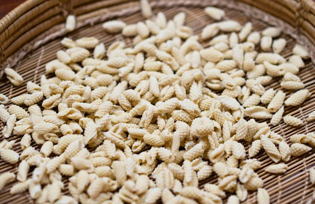 Sardinian pasta workshop and wine experience in an ancient village