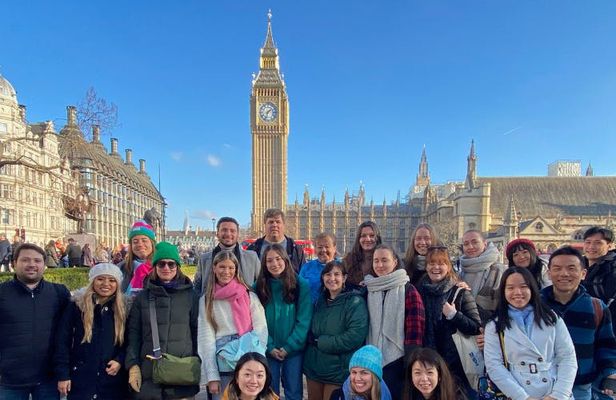 London sightseeing guided walking tour with 30 sights