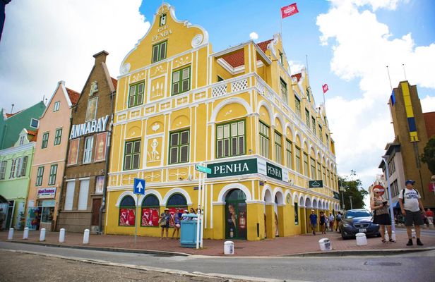 WOW! Walk of Willemstad!