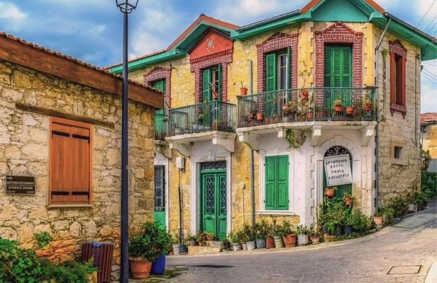 Omodos village tour with nature walk and wine tasting