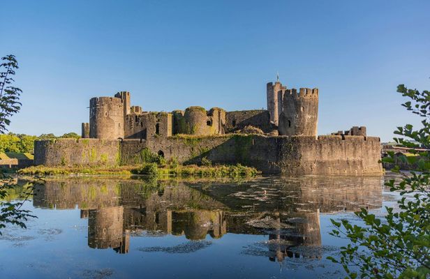 Mountains of Wales tour with Caerphilly Castle and St Fagans Museum