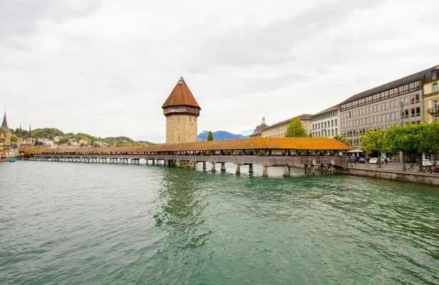 Exclusive private guided tour of Lucerne's architecture with a local