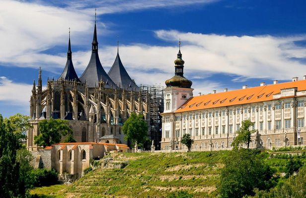 Kutná Hora tour from Prague with St Barbara Church and Sedlec Ossuary
