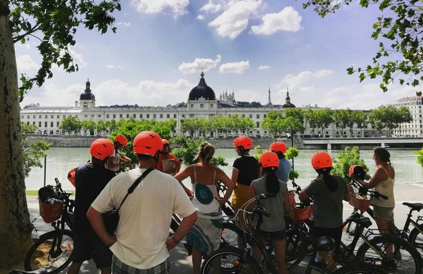 4-hour Electric bike tour in Lyon with food tasting