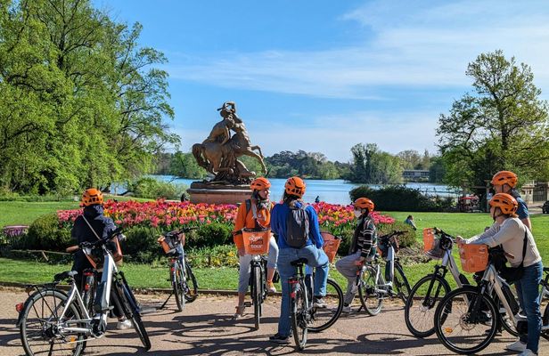 2-hour electric bike tour in Lyon
