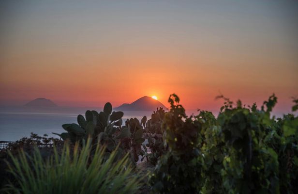 Sunset Experience on Lipari Island with Vineyard Picnic