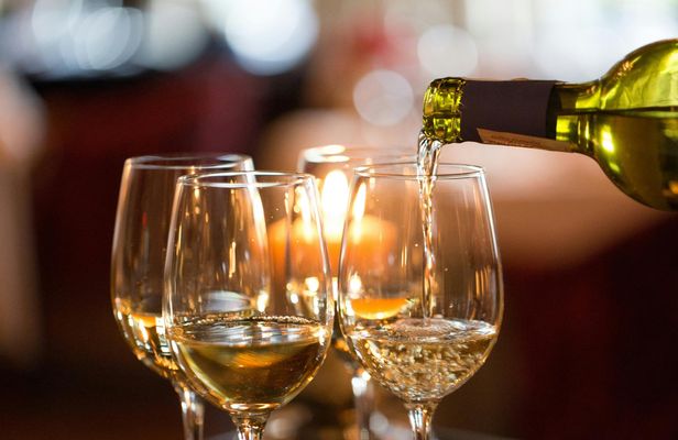 Half-day Pompeii highlights with wine experience and light lunch