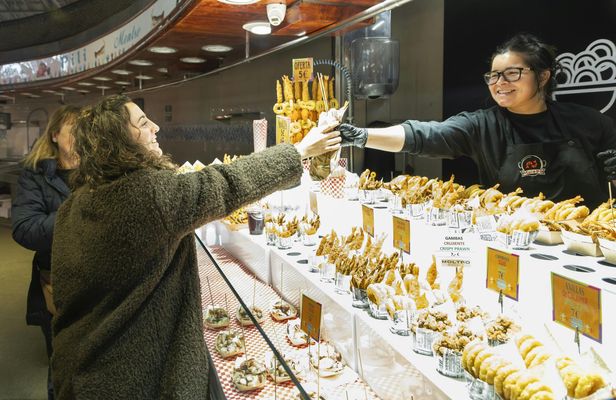 Food market guided tour with tastings