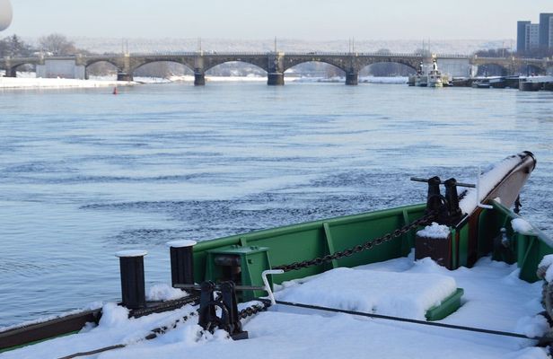 Paddle steamer winter cruise to Pillnitz