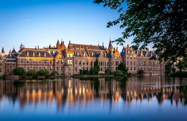 The Hague and Scheveningen private tour with photoshoot