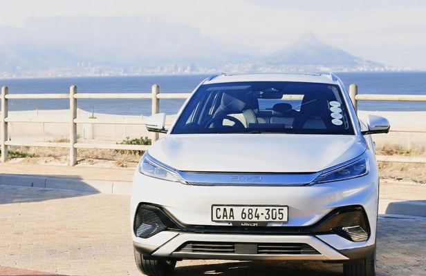 Private e-car tour to Cape Winelands from Cape Town