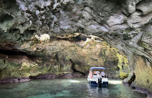 3-Hour Private Boat Cruise in Polignano a Mare