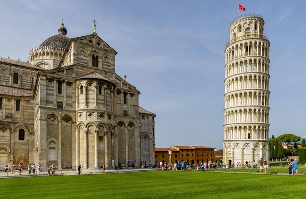 San Gimignano, Chianti and Pisa day trip from Siena