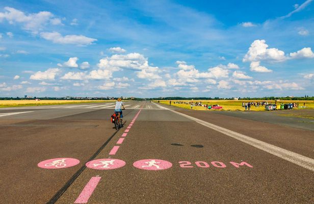 Electric bike rental in Berlin-Mitte