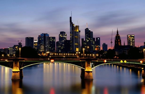 Lounge evening cruise in Frankfurt