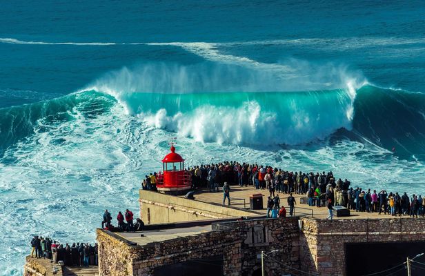 Full-day trip to Nazaré, Óbidos and Alcobaça from Lisbon