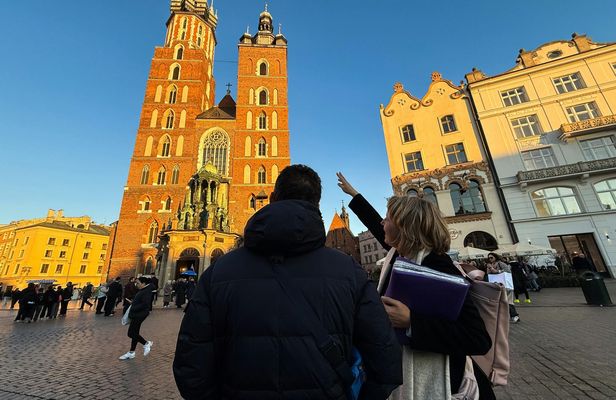 Wawel Hill and Old Town Guided Tour with St.Mary's Church Entrance