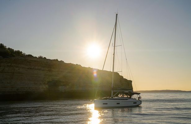Sunrise cruise along Algarve coast and Benagil Caves