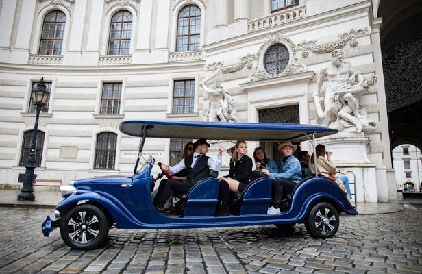 Private oldtimer electric classic car tour in Vienna