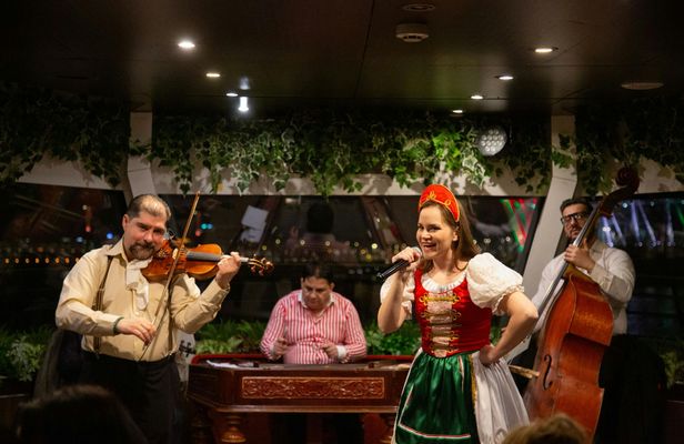 Danube cocktail and live folklore cruise
