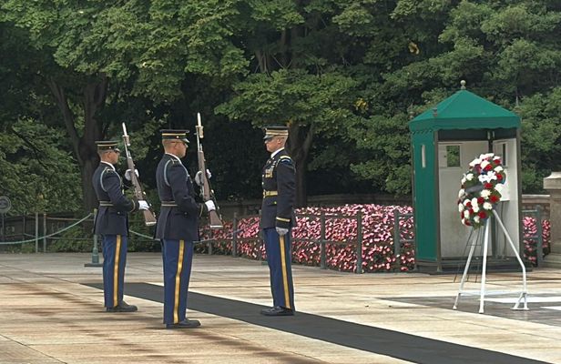 Arlington Cemetery guided tour with changing of the guard