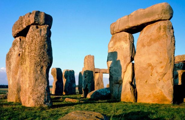 Windsor Castle, Stonehenge and Bath tour