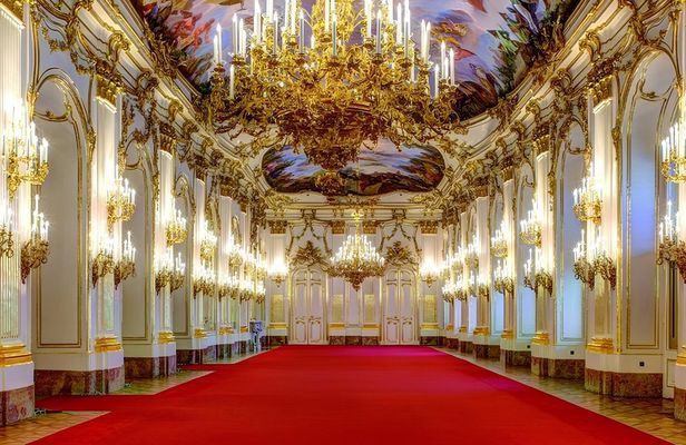 Schönbrunn Palace skip-the-line audio tour with panoramic train