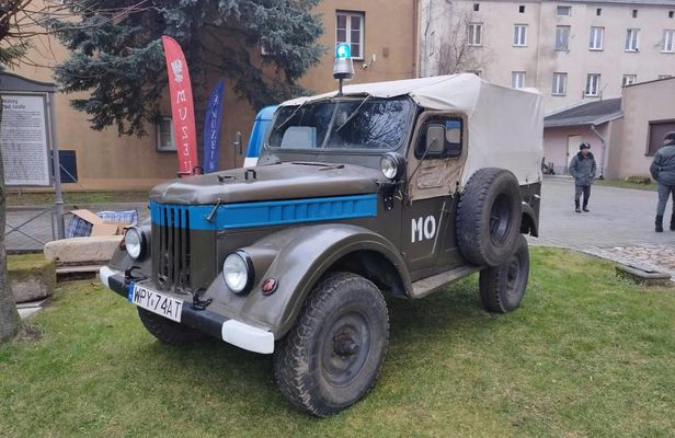 Poznań Tank Museum, and WWII tour in a Gaz 69 military car