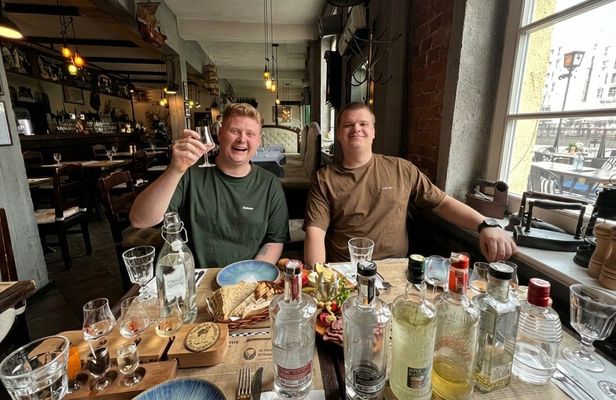 7-spirits tasting experience with Polish vodka and liqueur in Gdańsk