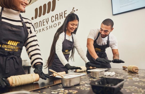 Traditional Kürtőskalács Chimney Cake Workshop in Budapest
