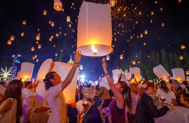 Chiang Mai Yee Peng Lanna sky lantern festival experience
