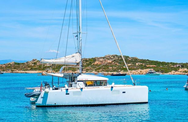 Catamaran tour in La Maddalena archipelago with lunch
